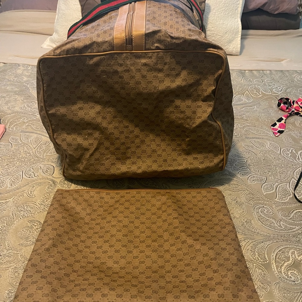 “Authentic” Gucci Brown and Yellow Travel Bag - Picture 3 of 7